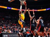 乐鱼体育网页版-湖人击败猛龙，詹姆斯上篮绝杀带领球队取得连胜