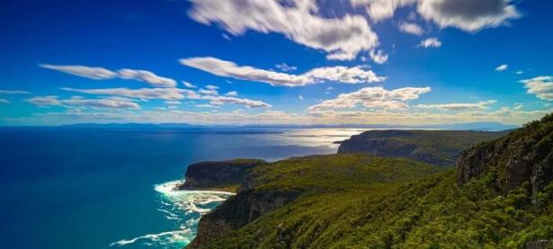 乐鱼体育官方-塔斯马尼亚联战术布置详解，主帅重点强调防守反击的简单介绍