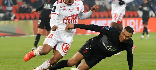 乐鱼体育投注-欧预赛比赛胜负悬殊，实力对比明显