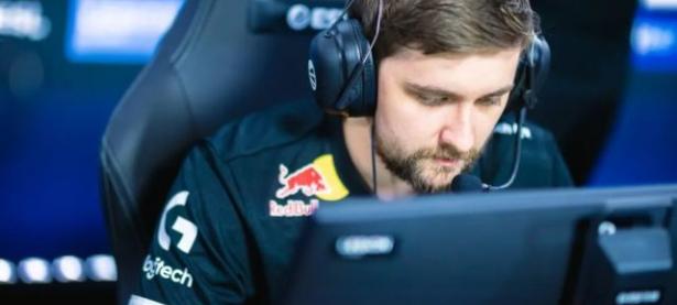 乐鱼体育馆-包含英雄联盟焦点战：赤焰军团对战逐风者，率先晋级，这场打得太精彩的词条