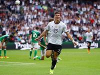 乐鱼体育平台-在深圳队赛场上演欧洲杯，破门，引发教练席炸锅的简单介绍