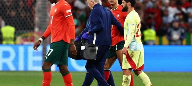 乐鱼体育app-曼联惨败，欧冠形势岌岌可危