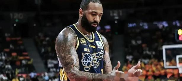 乐鱼体育app-广东队在CBA季后赛中打出绝杀，被誉为弹幕炸裂