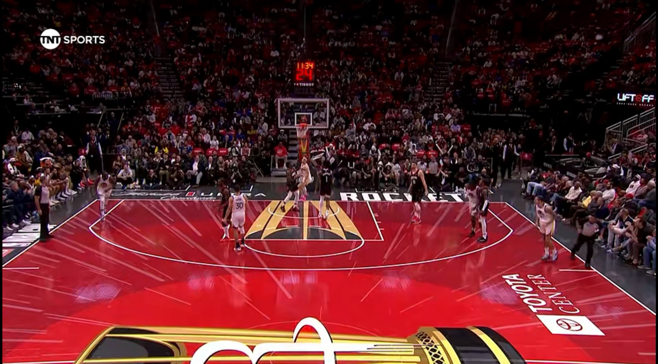 火箭遭遇连败，库里再度发挥出色