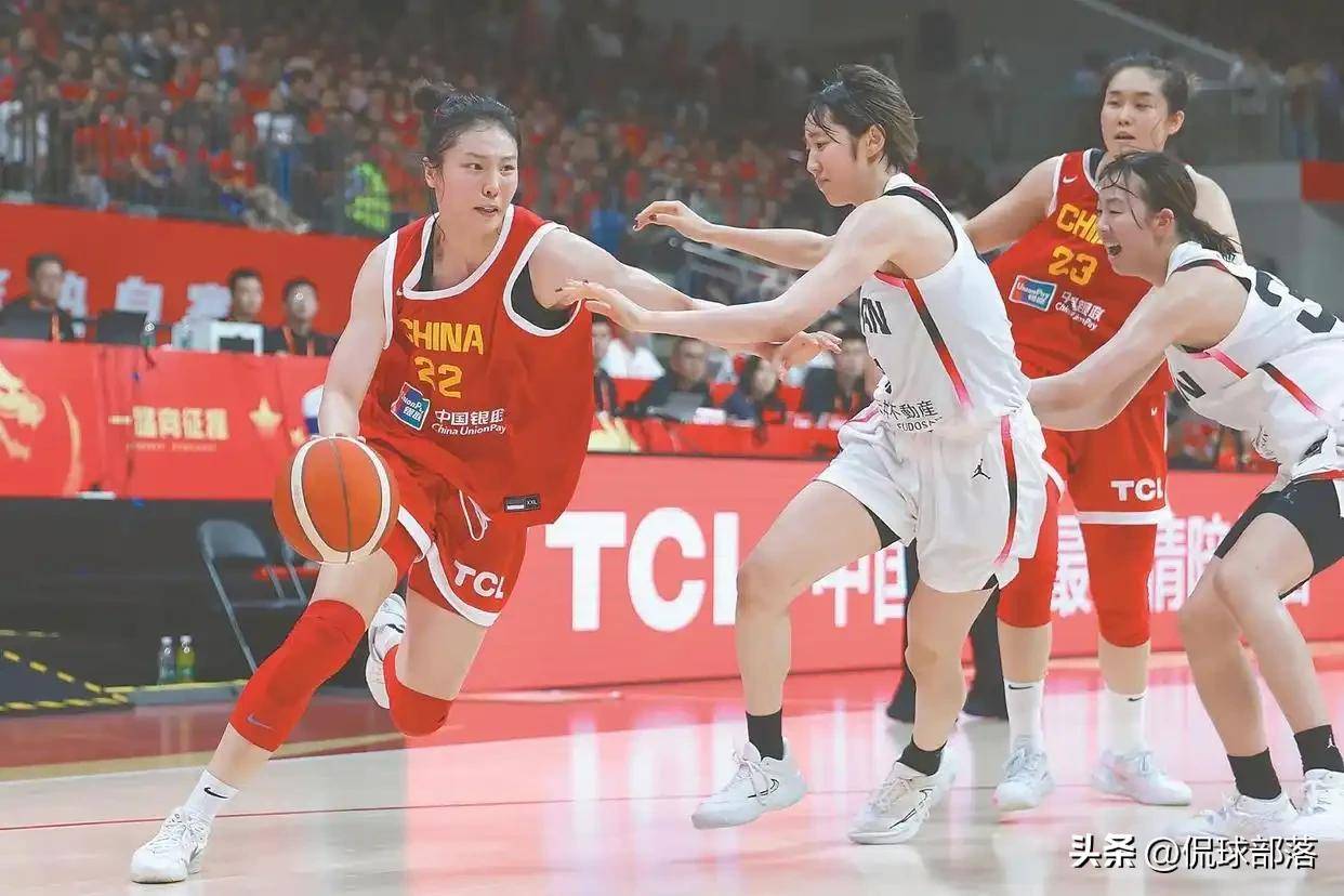 包含日本篮球职业联赛热身赛结束，球队士气高涨的词条