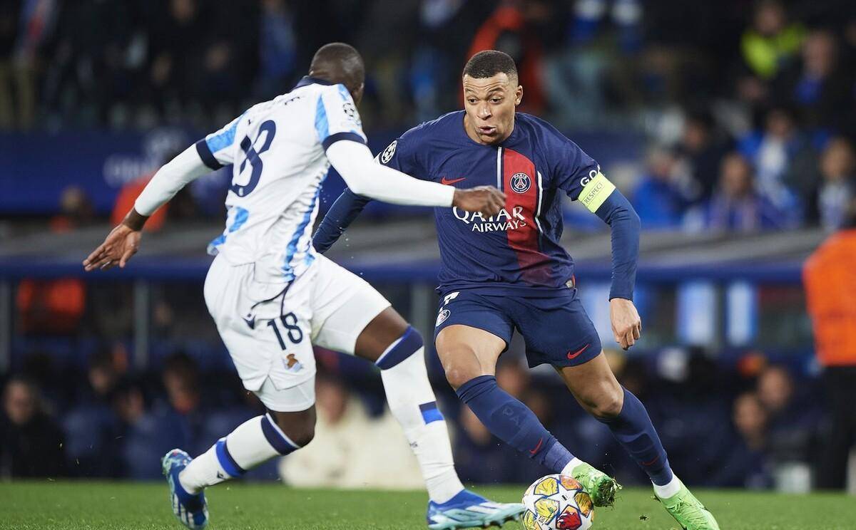 巴黎圣日耳曼队与尼斯展开激烈比赛 巴黎圣日耳曼队与尼斯展开激烈比赛