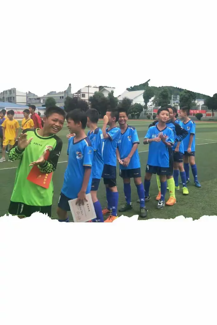 包含门将英勇扑救封杀对手，团队协作助力胜利的词条