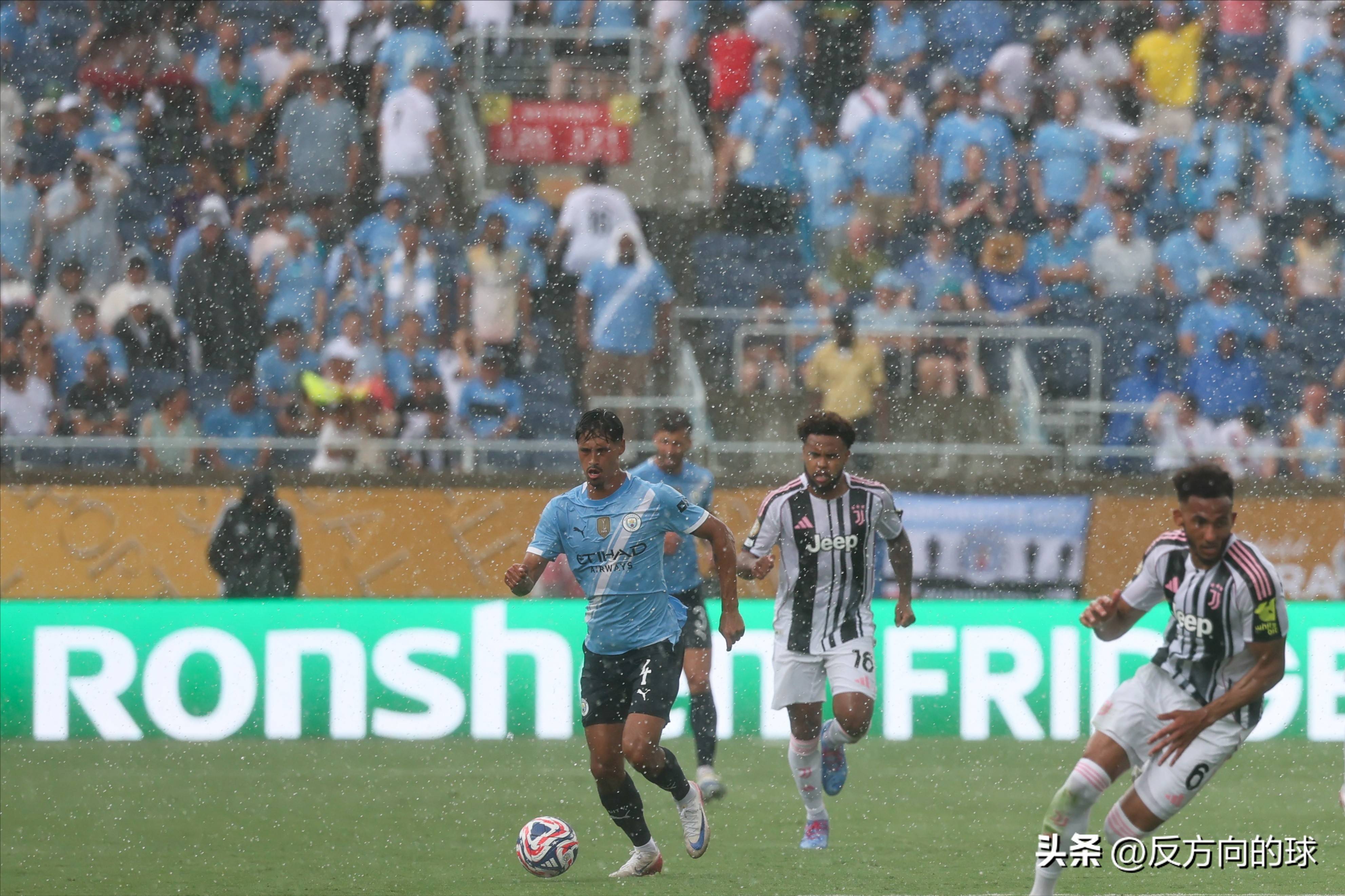 曼城新援登场首秀,展现出色表现获赞誉 曼城新援登场首秀,展现出色表现获赞誉