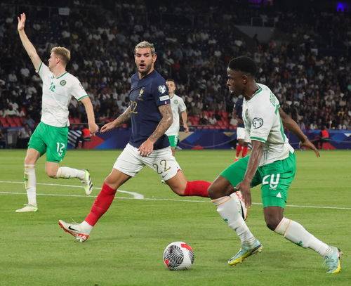 法国取胜芬兰，小组赛实力占优