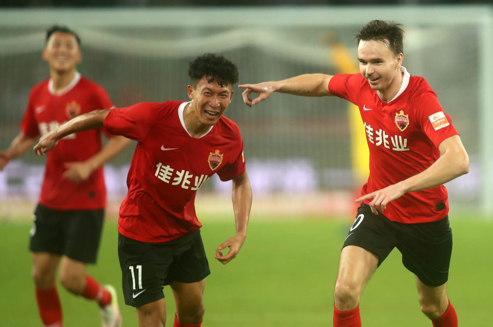 深圳佳兆业客场战平天津泰达,保持不败 深圳佳兆业客场战平天津泰达,保持不败