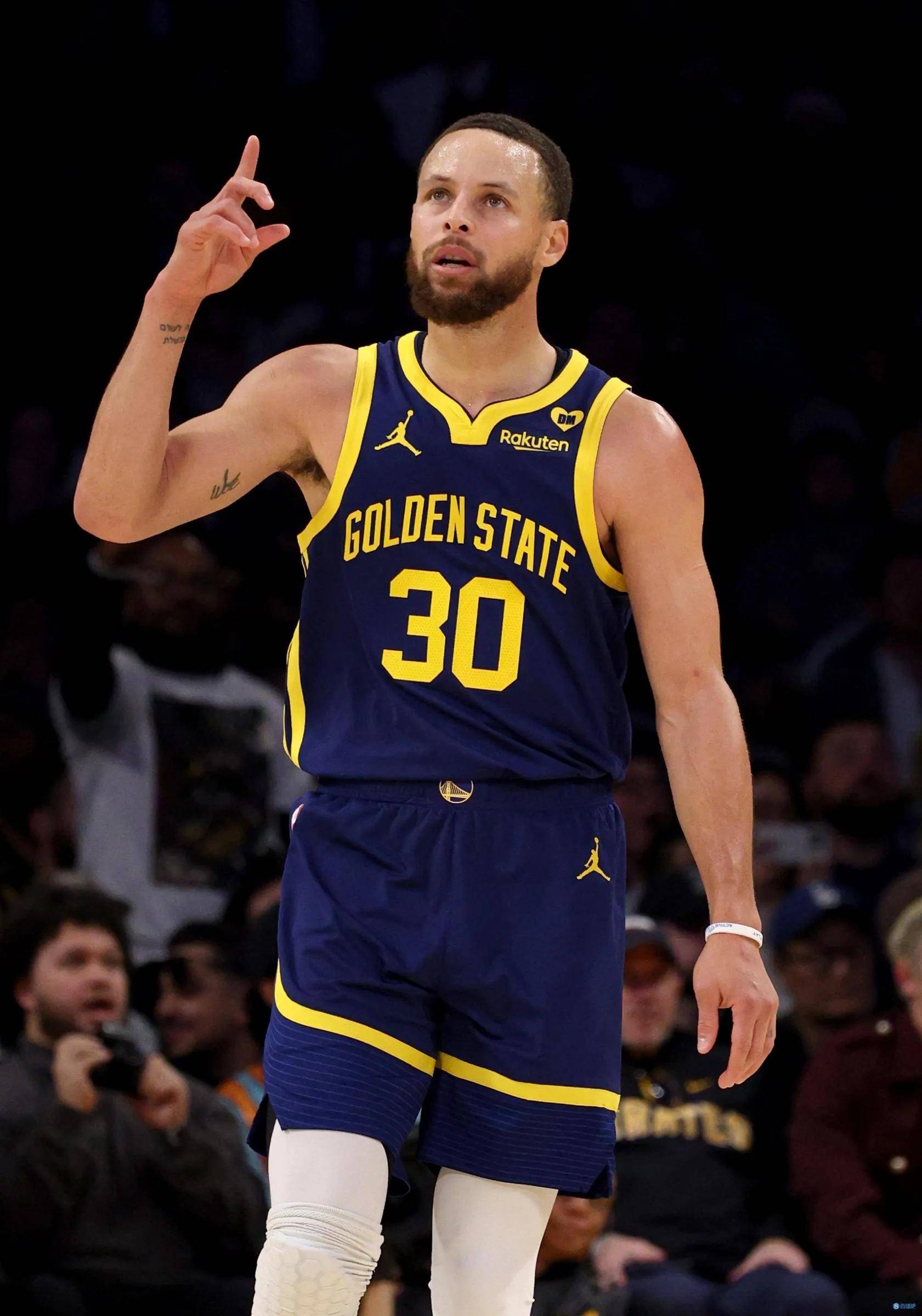 勇士战独行侠:库里和东契奇的巅峰对决谁能胜出的简单介绍 勇士战独行侠:库里和东契奇的巅峰对决谁能胜出的简单介绍