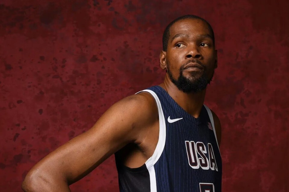 体育明星篮球巨星展现高超技术 体育明星篮球巨星展现高超技术