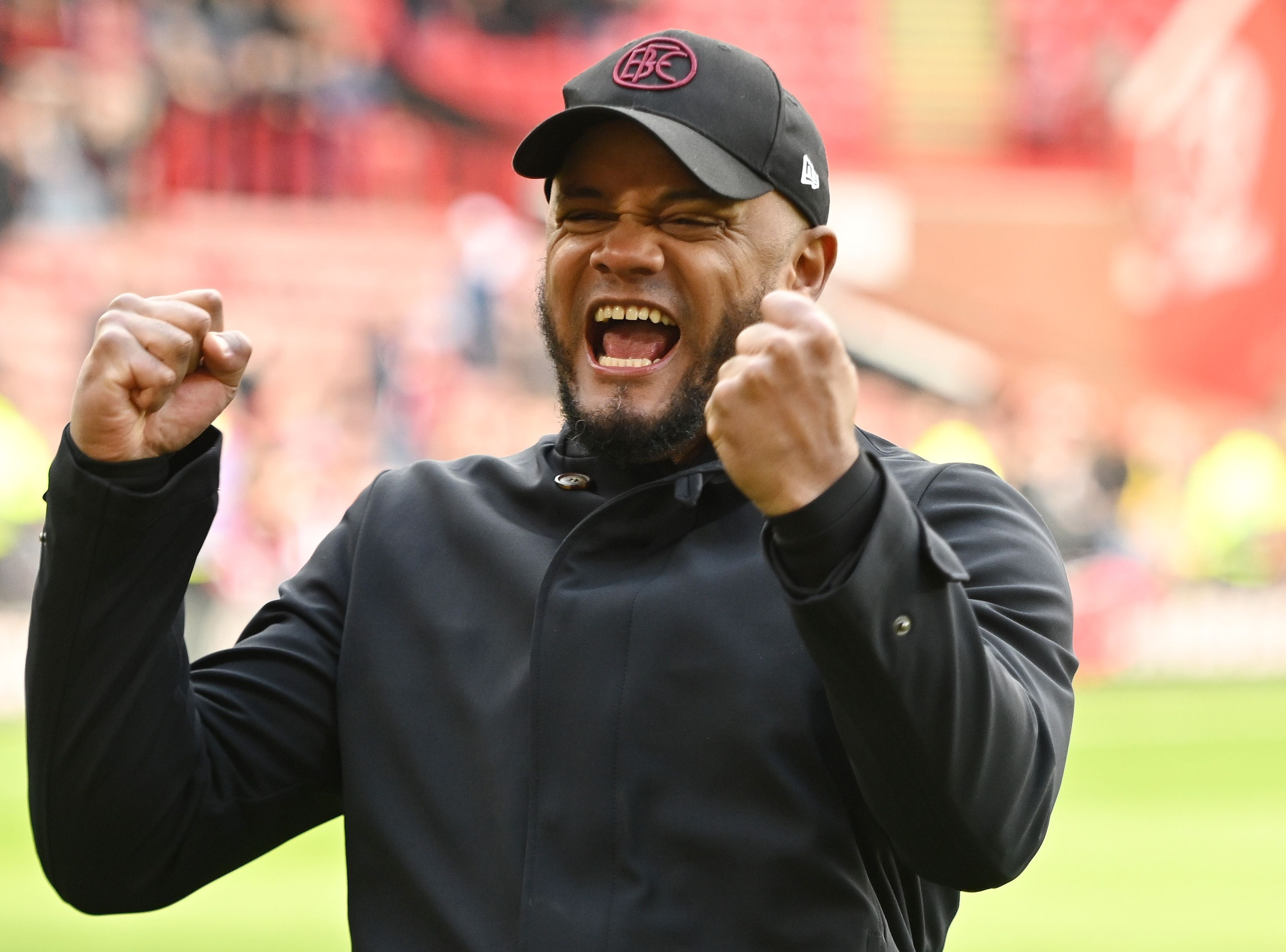 鲁尼梅开二度,帮助球队大胜对手 鲁尼梅开二度,帮助球队大胜对手