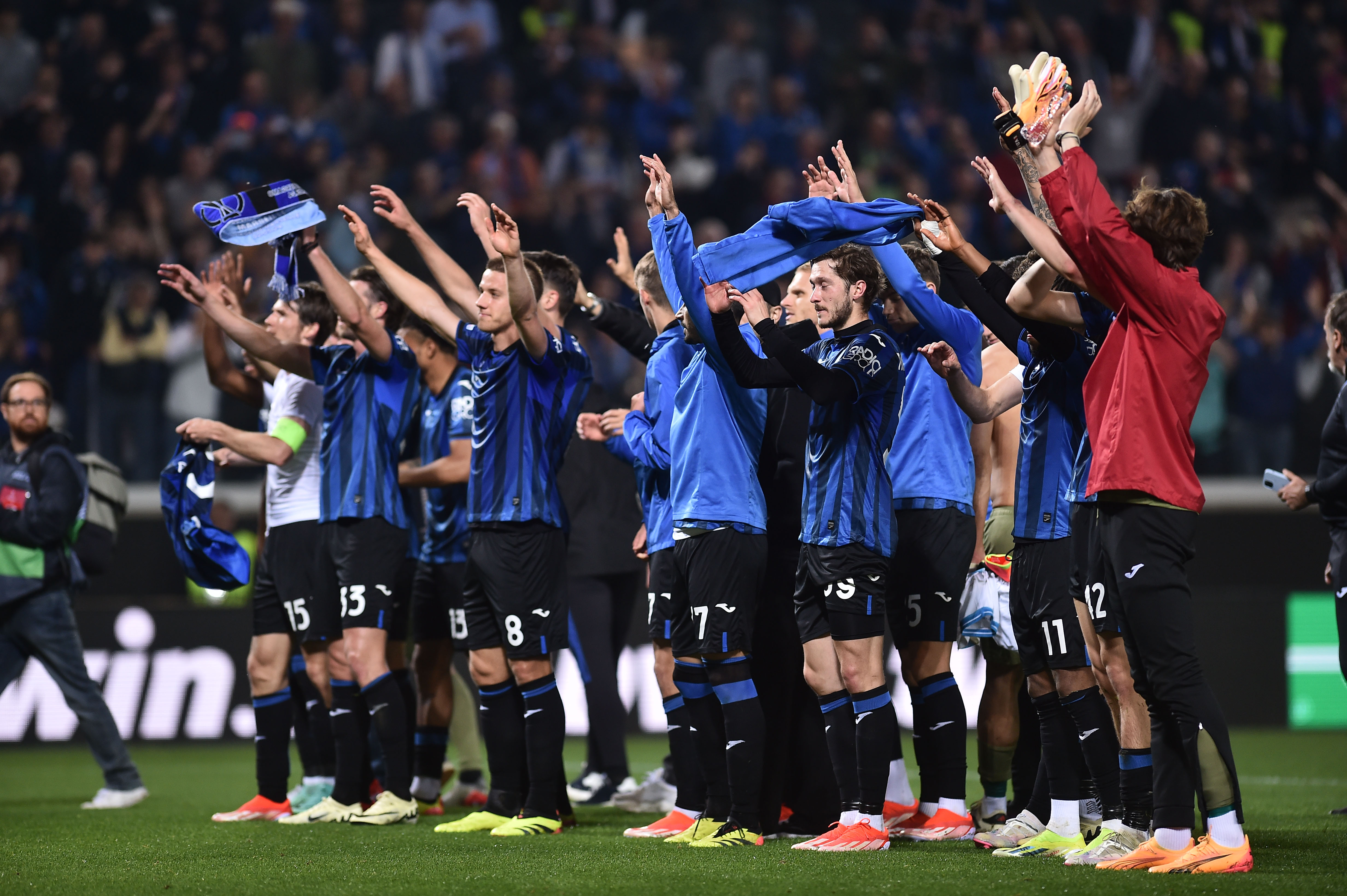 包含皇家马德里对抗亚特兰大,球风火爆的词条 包含皇家马德里对抗亚特兰大,球风火爆的词条