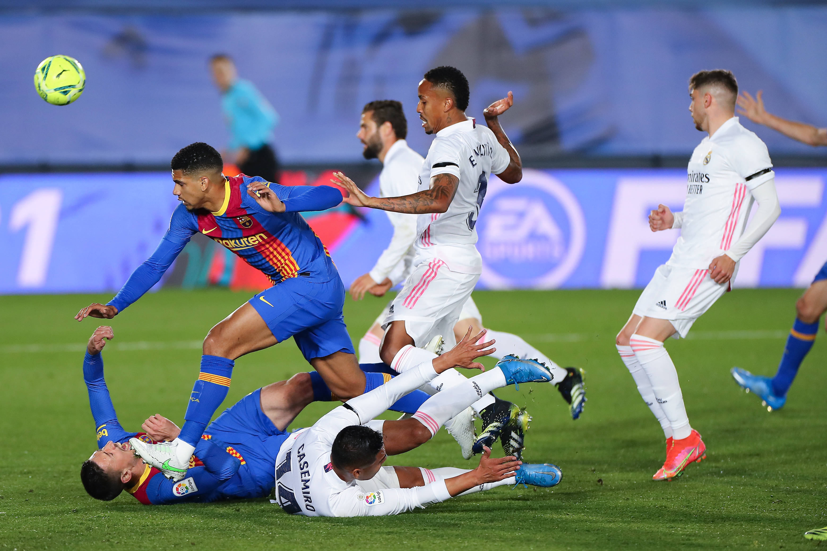 巴塞罗那在国际俱乐部比赛中夺冠引人瞩目 巴塞罗那在国际俱乐部比赛中夺冠引人瞩目