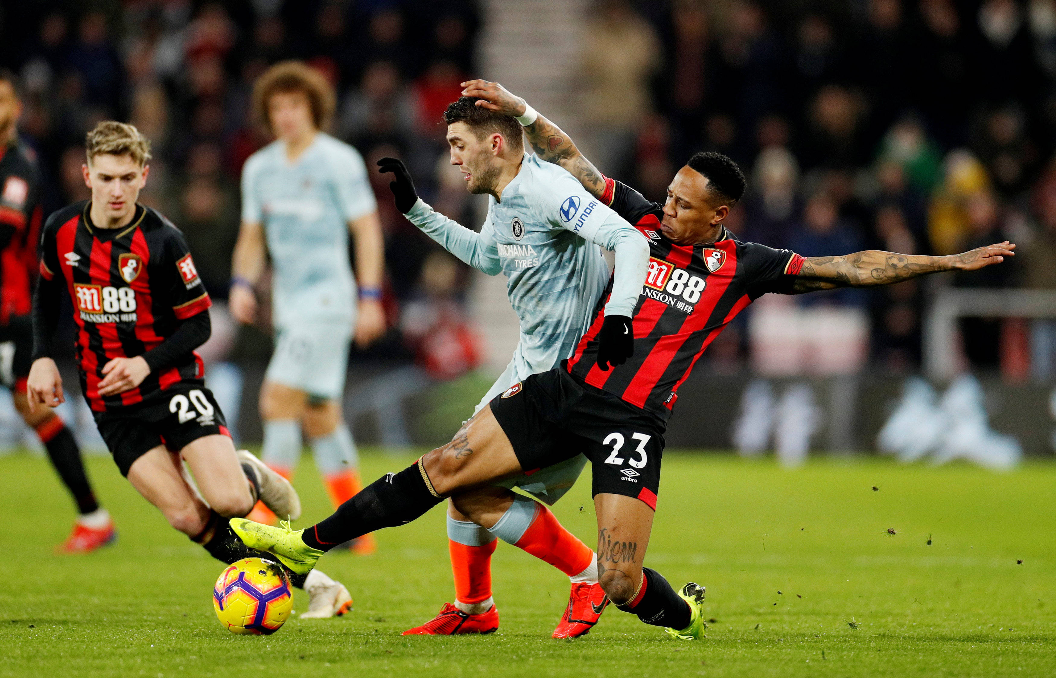 包含伯恩茅斯主场不敌曼城，遭遇连败的词条