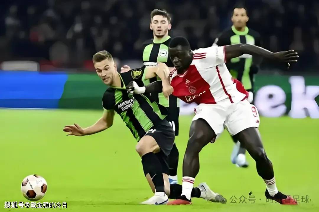 阿贾克斯队以出色表现击败巴塞罗那 阿贾克斯队以出色表现击败巴塞罗那