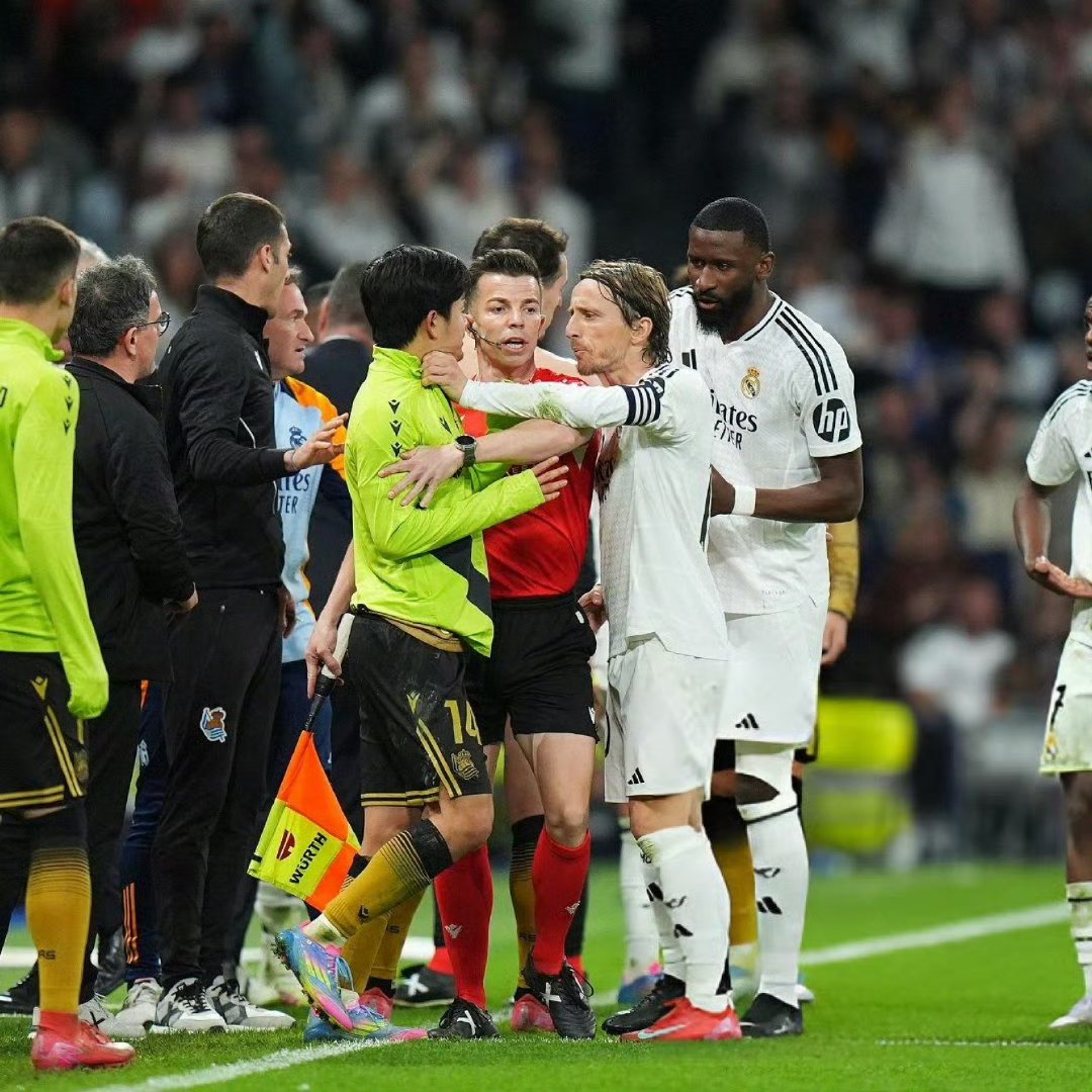 皇家马德里豪取胜利,稳固小组赛第一 皇家马德里豪取胜利,稳固小组赛第一