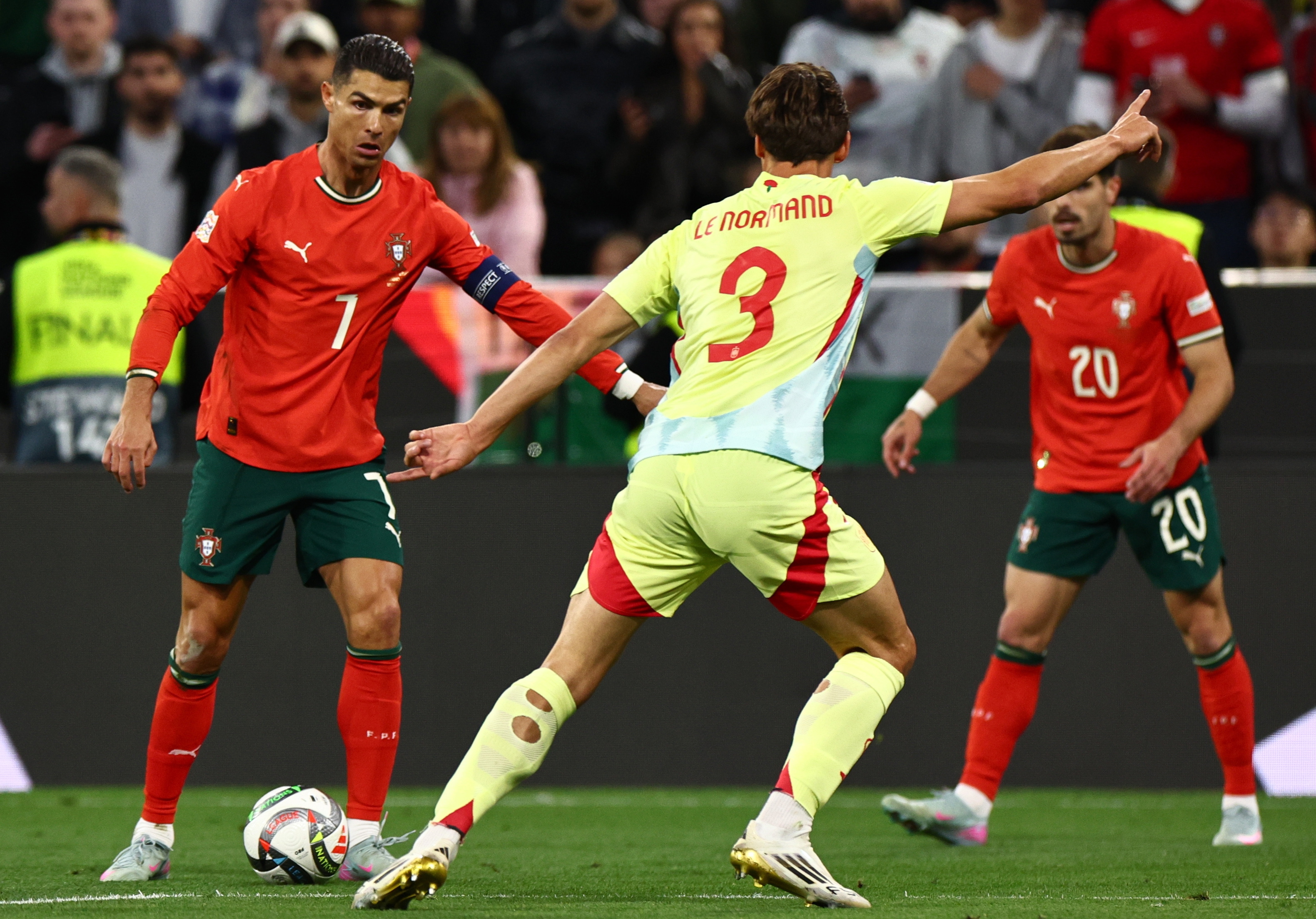 葡萄牙队在国际足球赛上大获全胜 葡萄牙队在国际足球赛上大获全胜