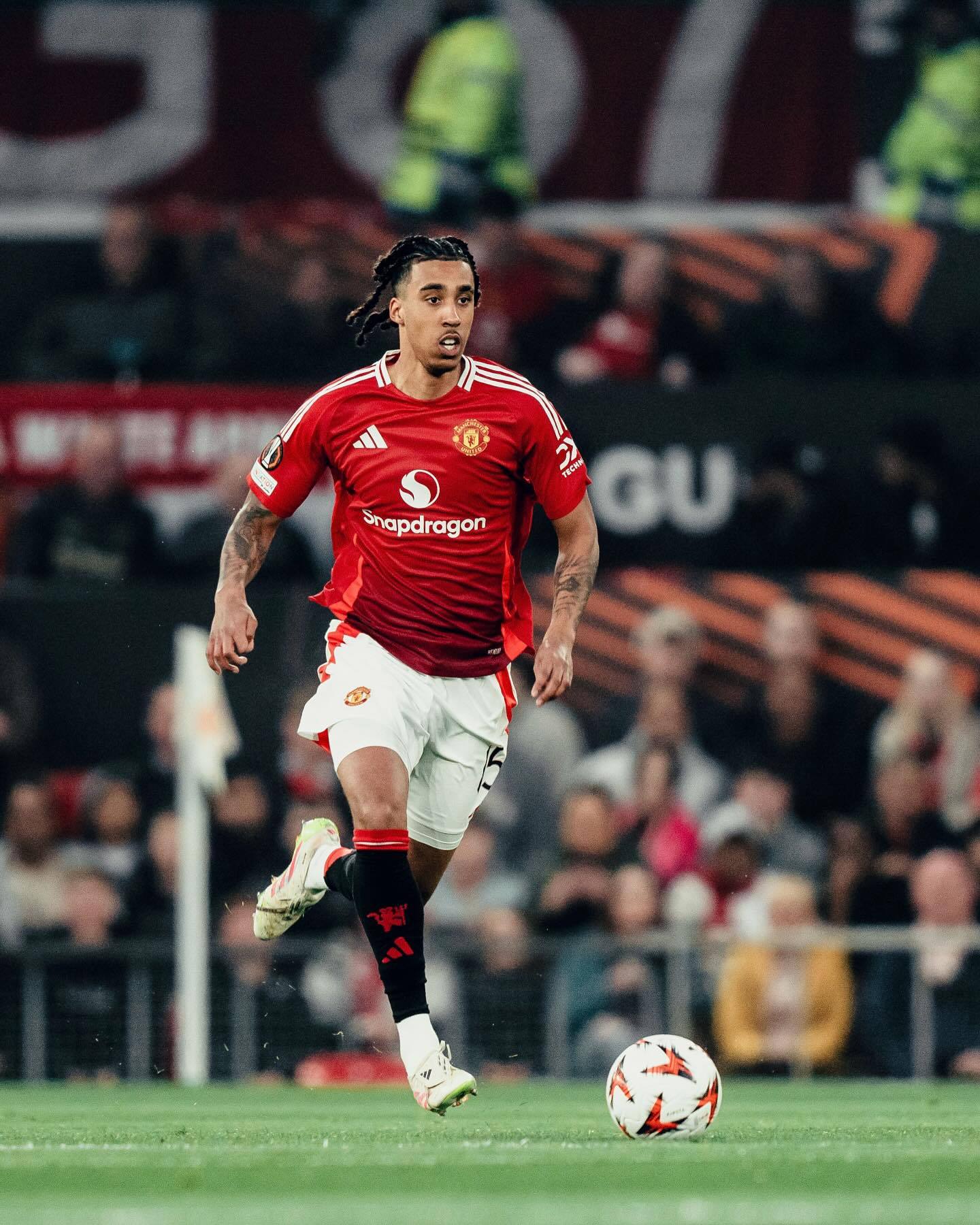 曼联惨败,欧冠形势岌岌可危 曼联惨败,欧冠形势岌岌可危