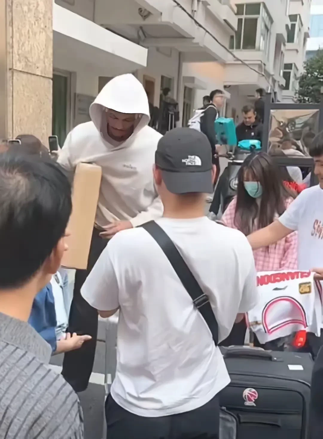 凭借一波深圳队,欧洲杯成功绝杀,现场教练席炸锅 凭借一波深圳队,欧洲杯成功绝杀,现场教练席炸锅