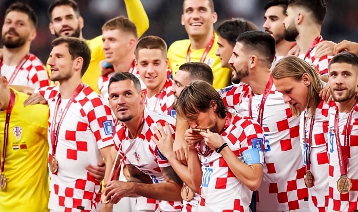 关于意大利击败保加利亚,因柳逼迫角球命中的信息 关于意大利击败保加利亚,因柳逼迫角球命中的信息