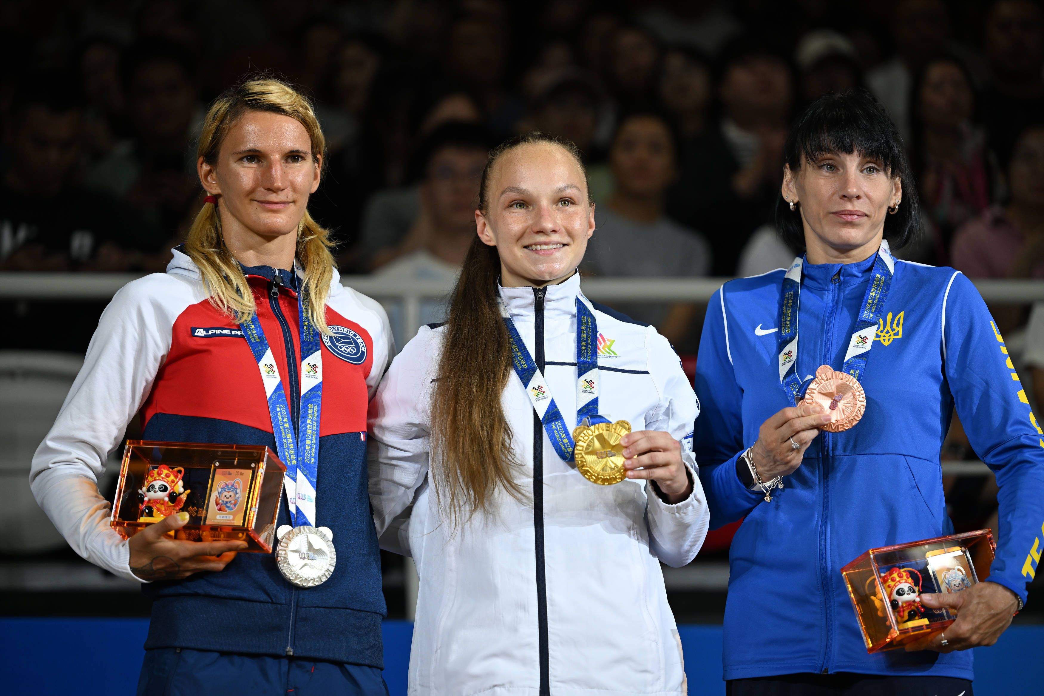 世界体育赛场,女子球队实力擒获冠军 世界体育赛场,女子球队实力擒获冠军