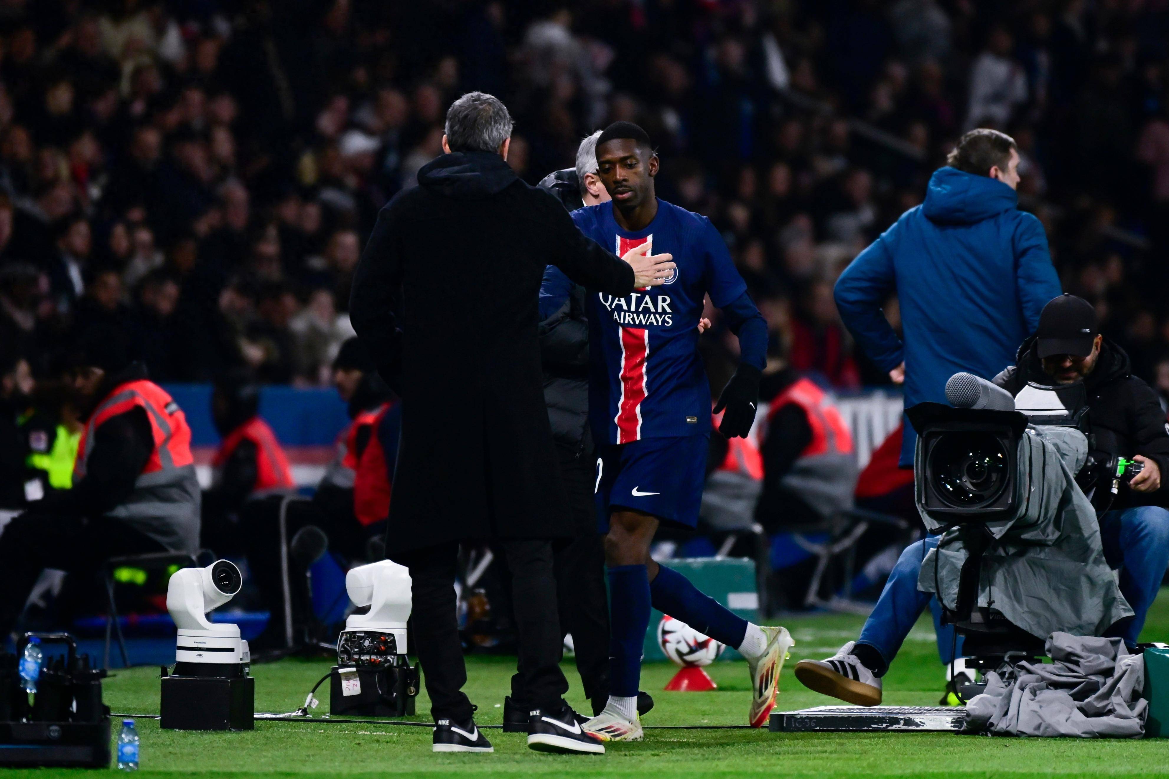 巴黎圣日耳曼豪取十连胜，霸气登顶